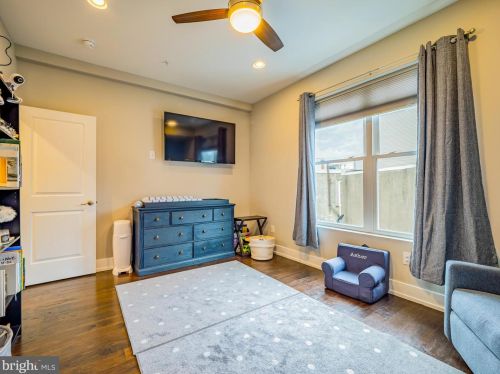 1914 6 St, Philadelphia PA 19148-2400 exterior