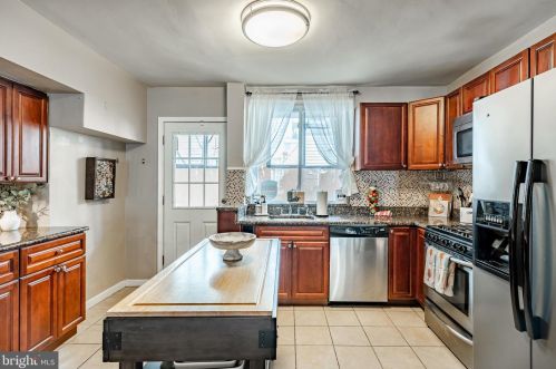 1513 Iseminger St, Philadelphia PA  19147-6215 exterior