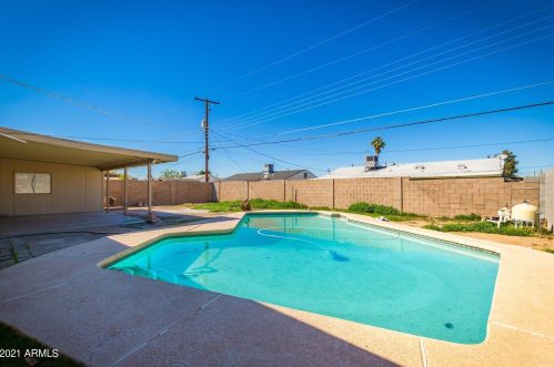 6110 Earll Dr, Phoenix AZ 85033-5841 exterior