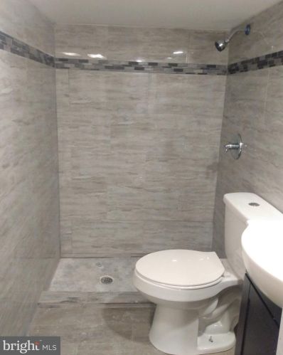 725 Allegheny Ave, Philadelphia, PA 19134-2404