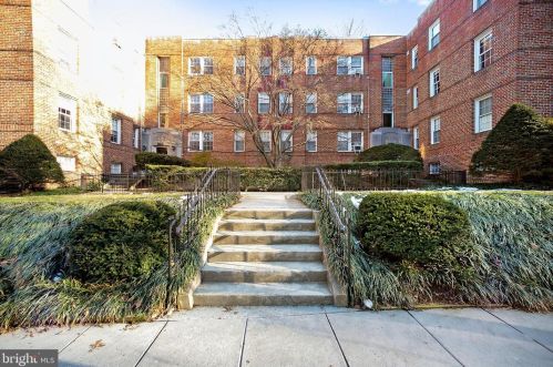 2802 Devonshire Pl, Washington, DC 20008-3441