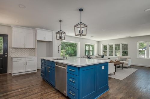 705 Glenforest Rd, Atlanta GA  30328-5211 exterior