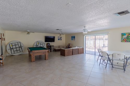 6010 Indrio Rd, Fort Pierce FL  34951-3232 exterior