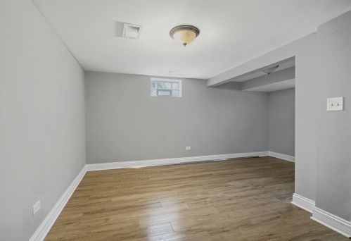 7019 74th Pl, Chicago IL 60638-5931 exterior