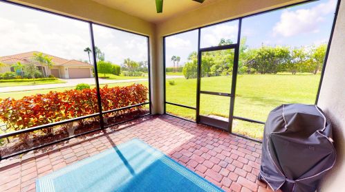 9472 Royal Poinciana Dr, Fort Pierce FL 34987-2513 exterior