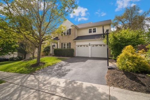 30 Crestwood Cir, Mount Olive, NJ 07828-2536