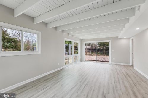 4000 Javins Dr, Alexandria VA  22310-2037 exterior