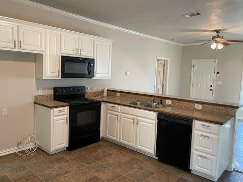 1414 Sears St, Denison TX  75020-3422 exterior