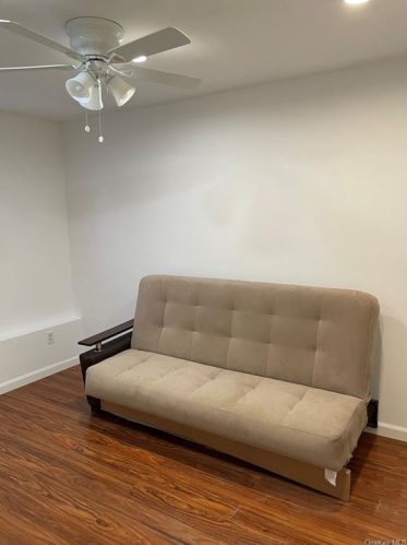 2857 Sampson Ave, Bronx NY  10465-2919 exterior