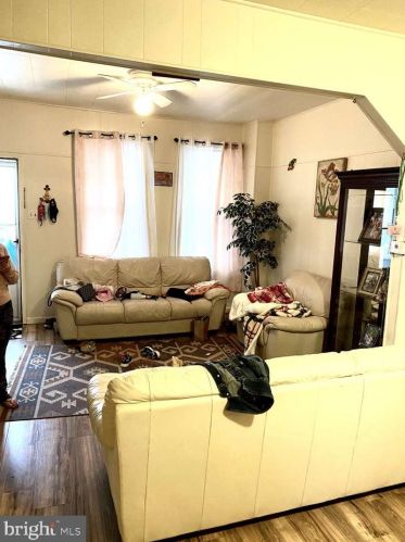 109 Samuel St, Trenton, NJ 08610-5915