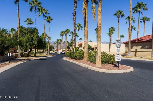 8448 Agape Dr, Tucson, AZ 85715-5439