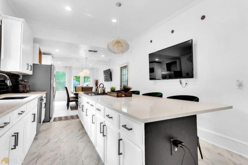 548 Holderness St, Atlanta GA 30310-1750 exterior