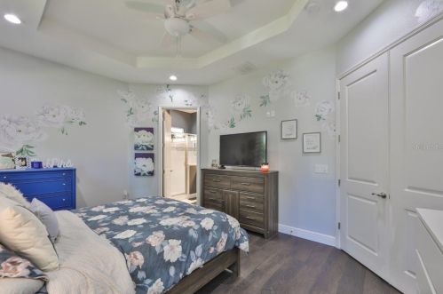 8704 El Portal Dr, Tampa FL  33604-1223 exterior