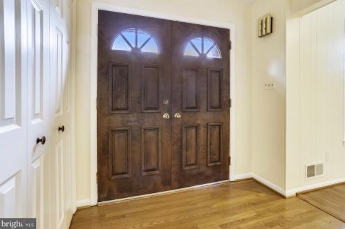 14301 Cantrell Rd, Silver Spring, MD 20905-4425