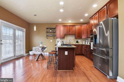 17028 Amity Dr, Rockville MD 20855-2578 exterior