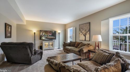 65 Plymouth Dr, Limerick PA 19468-2871 exterior