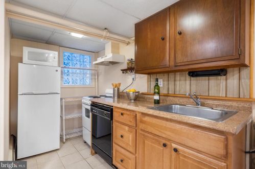 3708 Massachusetts Ave, Washington DC 20016-5812 exterior