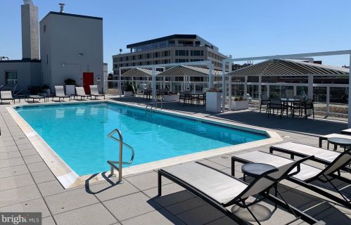 1330 New Hampshire Ave, Washington DC  20036-6350 exterior