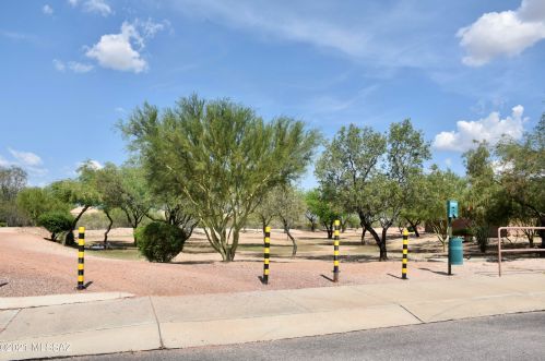 7449 Fair Meadows Loop, Tucson AZ 85756-6151 exterior