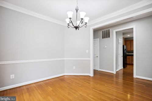 2707 Dawn Dr, Alexandria VA  22306-1621 exterior