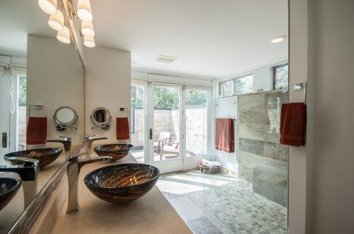 1141 Biltmore Dr, Atlanta GA 30329-3809 exterior