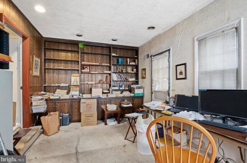 7907 Ivymount Ter, Rockville MD 20854-3753 exterior