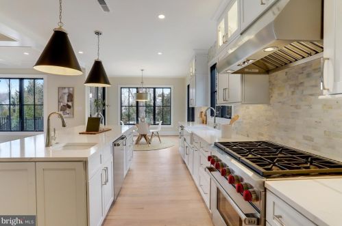 4700 25th St, Arlington VA  22207-3519 exterior