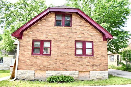 3457 46th St, Milwaukee, WI 53216-3332