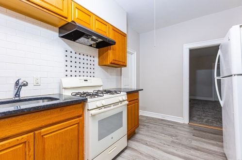 27 James St, Babylon NY  11702-2808 exterior