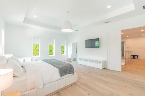 503 Davis Blvd, Tampa FL 33606-4012 exterior