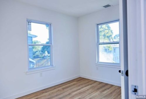 68 9th Ave, Paterson NJ 07506-1645 exterior