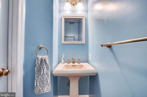 311 Kentucky Ave, Alexandria VA 22305 exterior