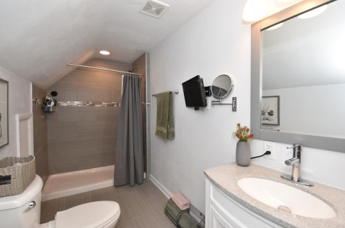 3817 87th St, Milwaukee WI  53222-2840 exterior