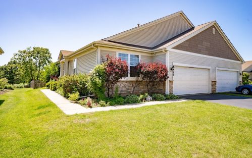 2921 Strauss Ct, Bull Valley IL 60098-8076 exterior