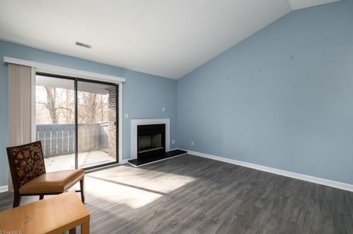 2957 Oaktop Cir, Greensboro NC 27410-8409 exterior