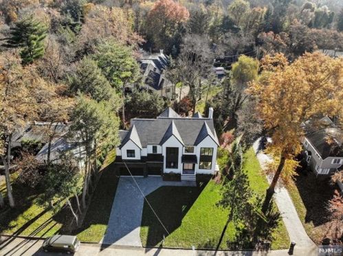 116 Lk Rd, Demarest NJ 07627-2236 exterior