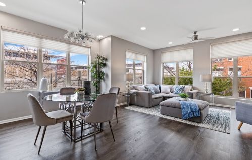 2502 Calumet Ave, Chicago IL  60616-2439 exterior