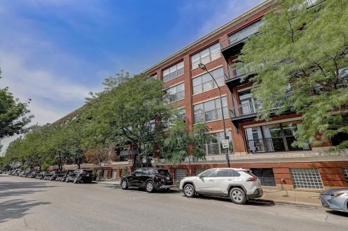 1040 Adams St, Chicago IL  60607-2912 exterior