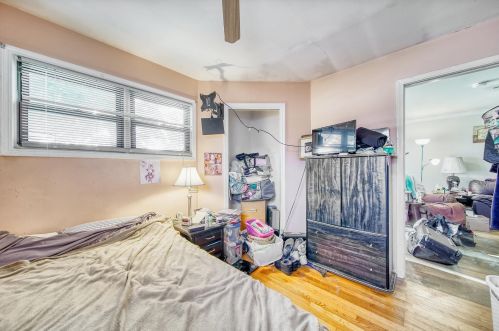 720 Howard Ave, Elmhurst IL 60126-1726 exterior