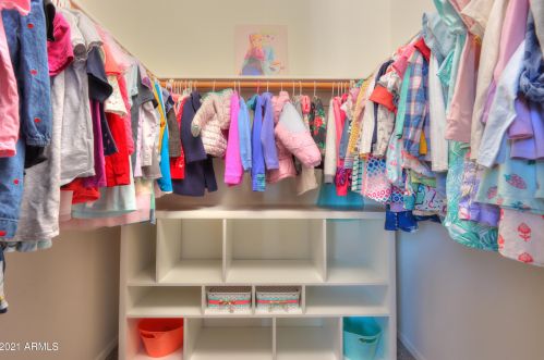 4331 Amberwood Dr, Phoenix AZ 85045-4209 exterior