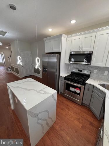 5810 Camac St, Philadelphia PA 19141-4123 exterior