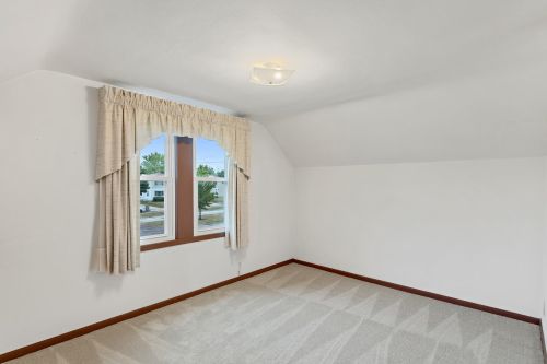 4911 Howard Ave, Milwaukee, WI 53220-2002