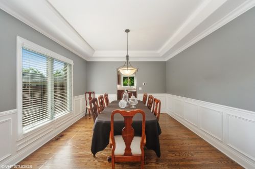 546 Crockett Ave, Elmhurst IL 60126-1810 exterior