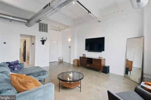 444 4th St, Philadelphia PA  19147-0015 exterior