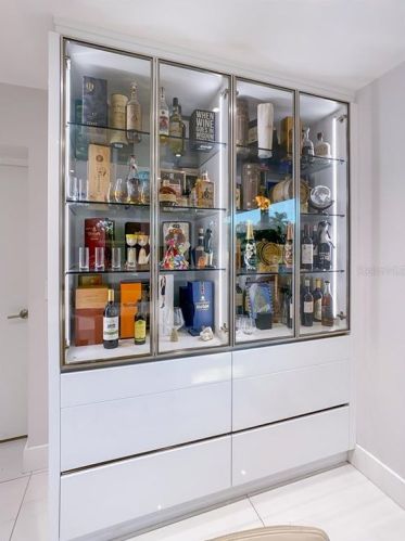 591 Luzon Ave, Tampa FL 33606-3623 exterior