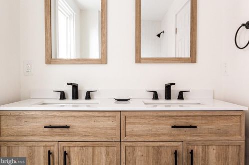 214 James St, Lancaster PA 17603-2839 exterior