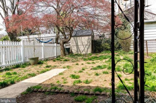 168 Fountain St, Philadelphia PA 19127-1923 exterior