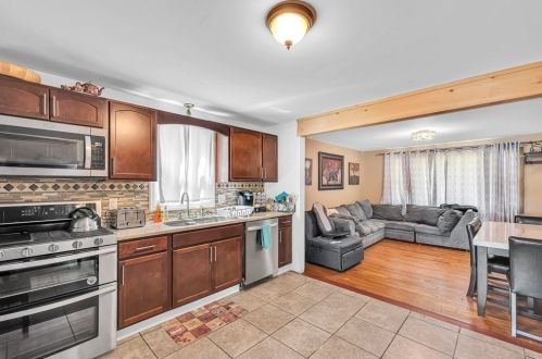 63 Glenmore St, Springfield MA 01129-1064 exterior