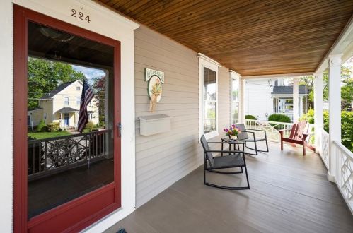 224 Summer St, Woonsocket, RI 02895-1174