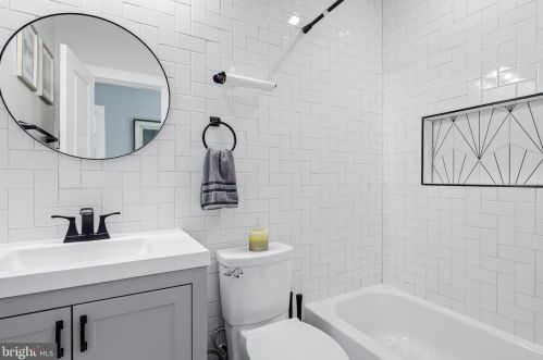 1101 44th Pl, Washington DC  20019-4906 exterior